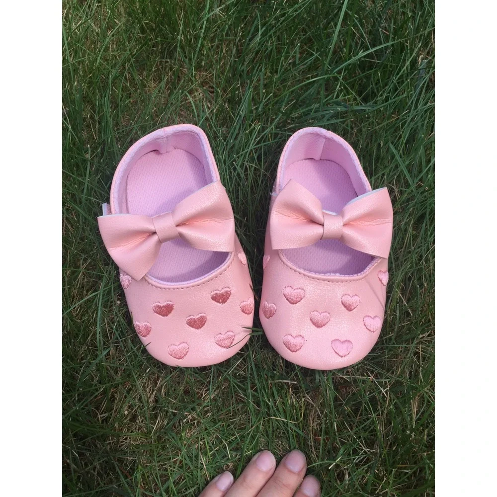 Adorable Pink Baby‎ Shoes Size 0-3 Months Heart Embroidery and Bow for Girls